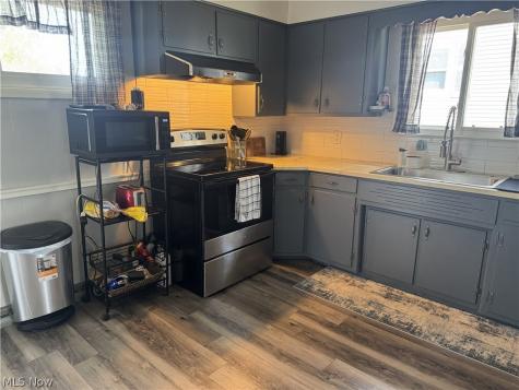 223 E Cassell Avenue Barberton OH 44203