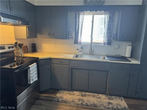 223 E Cassell Avenue Barberton OH 44203