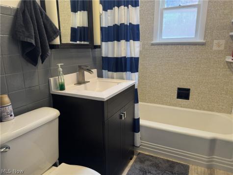 223 E Cassell Avenue Barberton OH 44203