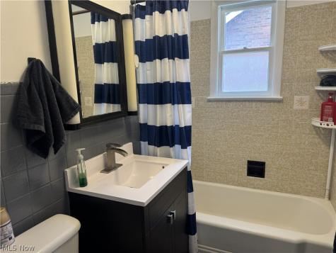 223 E Cassell Avenue Barberton OH 44203