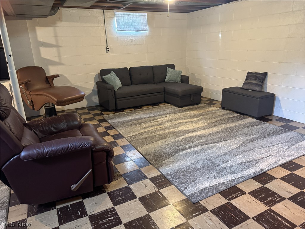 223 E Cassell Avenue Barberton OH 44203