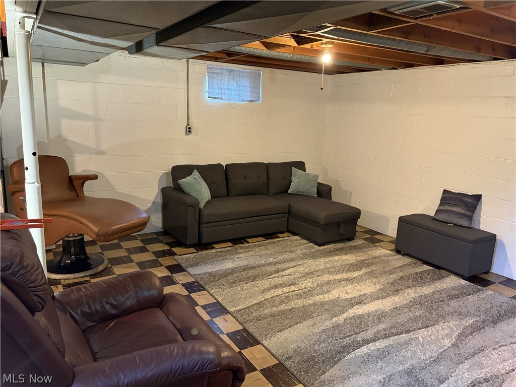 223 E Cassell Avenue Barberton OH 44203