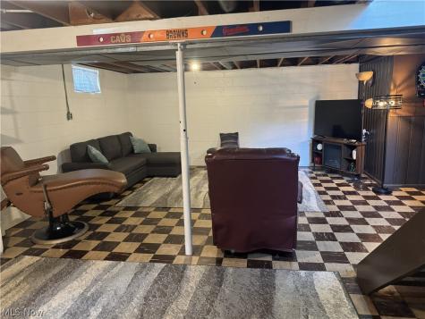 223 E Cassell Avenue Barberton OH 44203