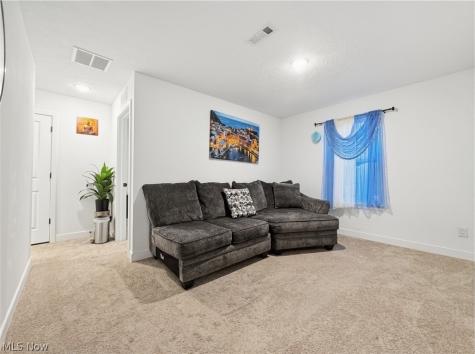 524 Auld Farm Circle Akron OH 44320