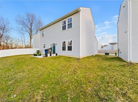 524 Auld Farm Circle Akron OH 44320