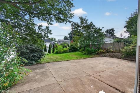 852 Phillips Road Northeast Massillon OH 44646