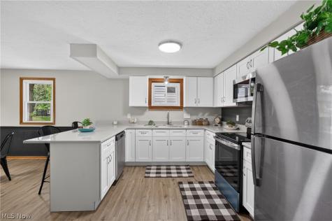 852 Phillips Road Northeast Massillon OH 44646