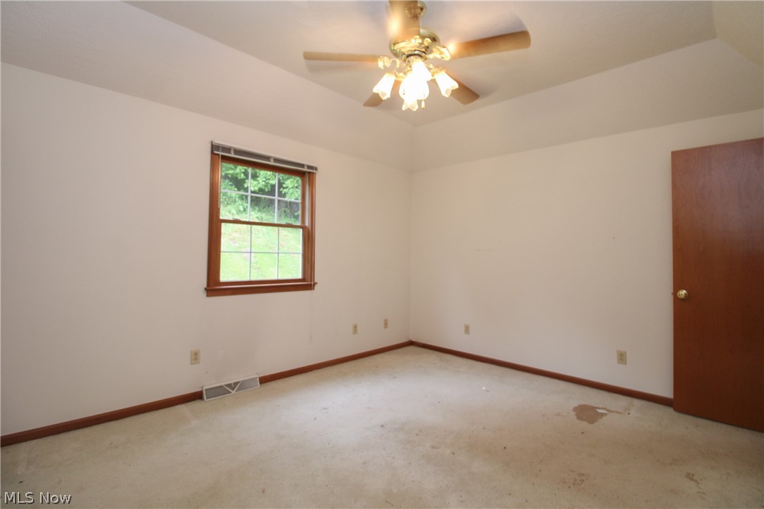 548 W 39th Street Shadyside OH 43947