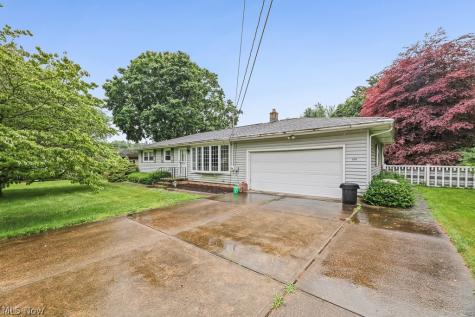5260 Huckleberry Street NW North Canton OH 44720