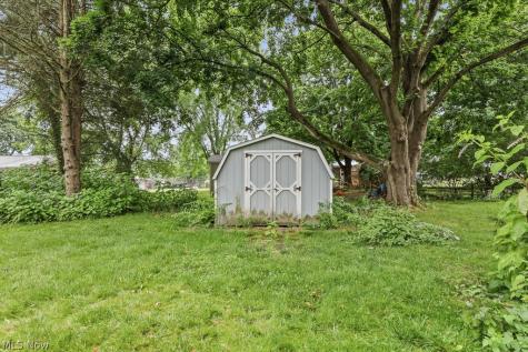5260 Huckleberry Street NW North Canton OH 44720
