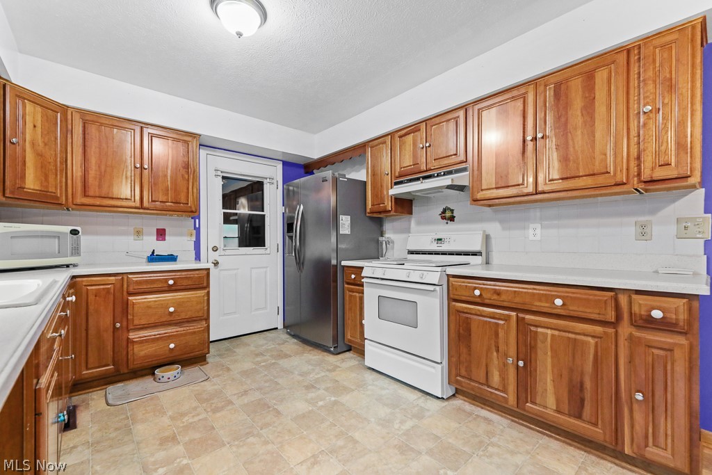5260 Huckleberry Street NW North Canton OH 44720