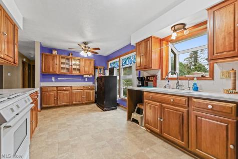 5260 Huckleberry Street NW North Canton OH 44720