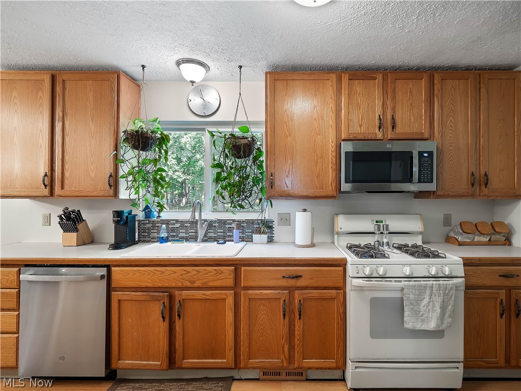 6377 W 54th Street Parma OH 44129