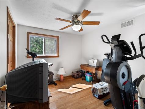 6377 W 54th Street Parma OH 44129