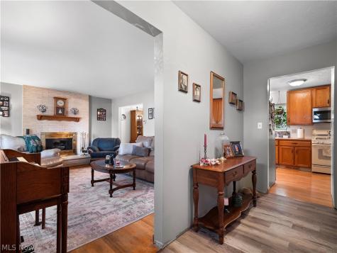 6377 W 54th Street Parma OH 44129