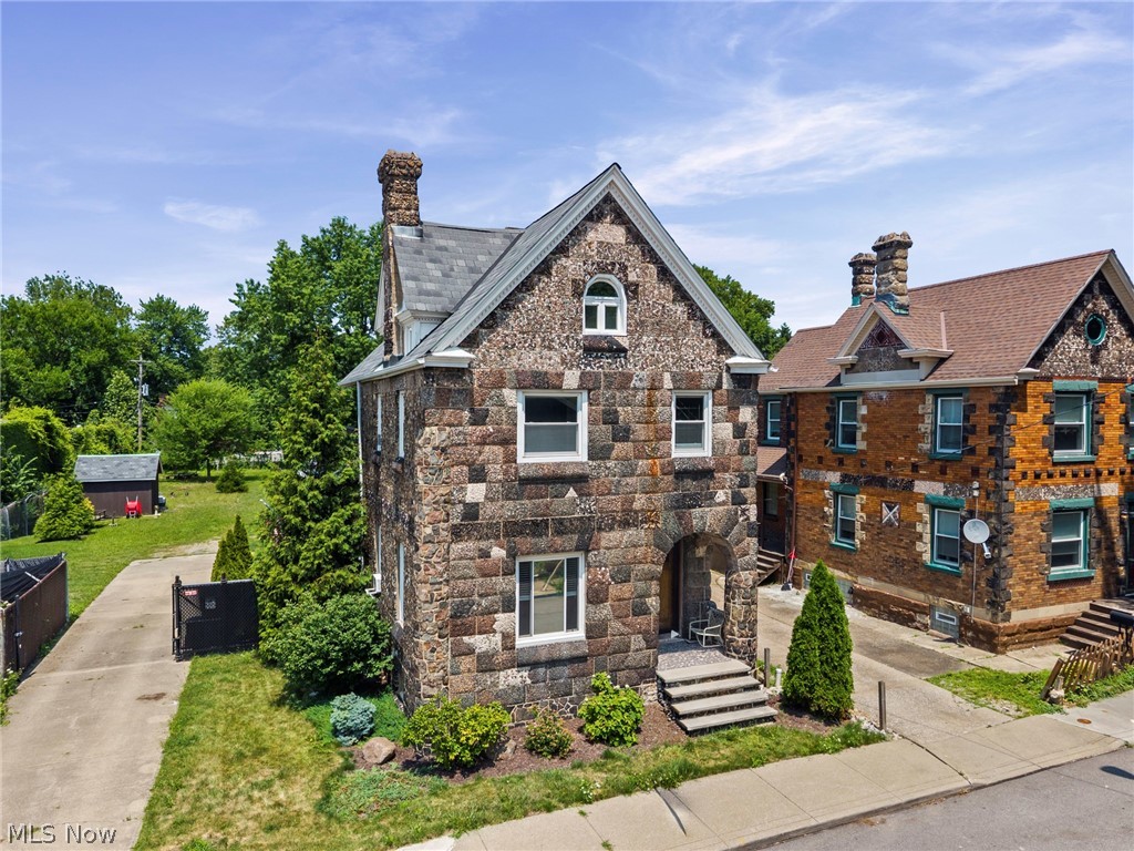 5822 Ellen Avenue Cleveland OH 44102