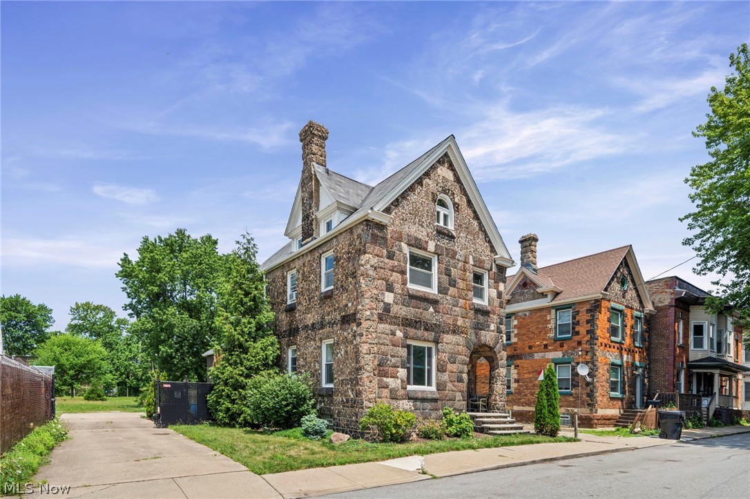 5822 Ellen Avenue Cleveland OH 44102