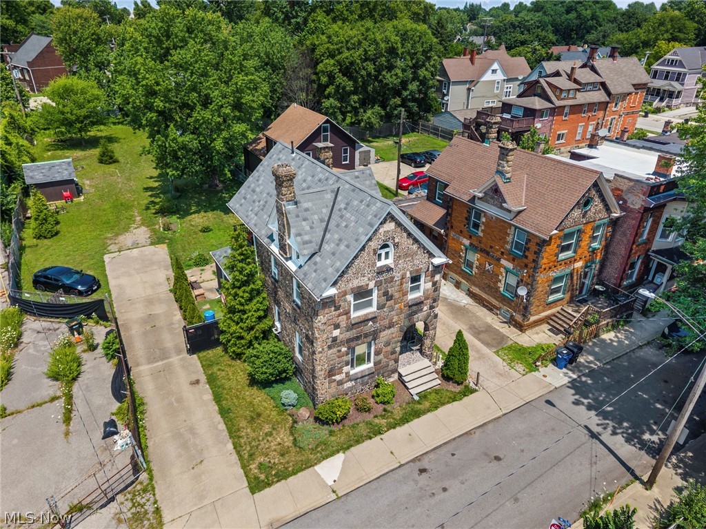 5822 Ellen Avenue Cleveland OH 44102