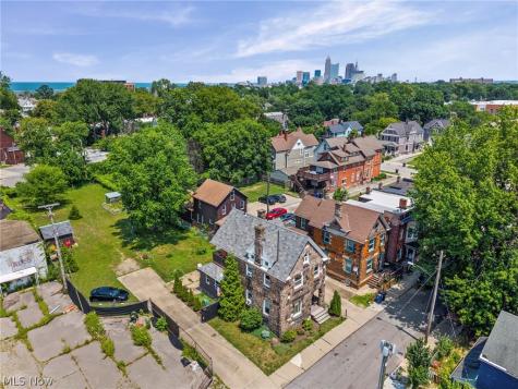 5822 Ellen Avenue Cleveland OH 44102