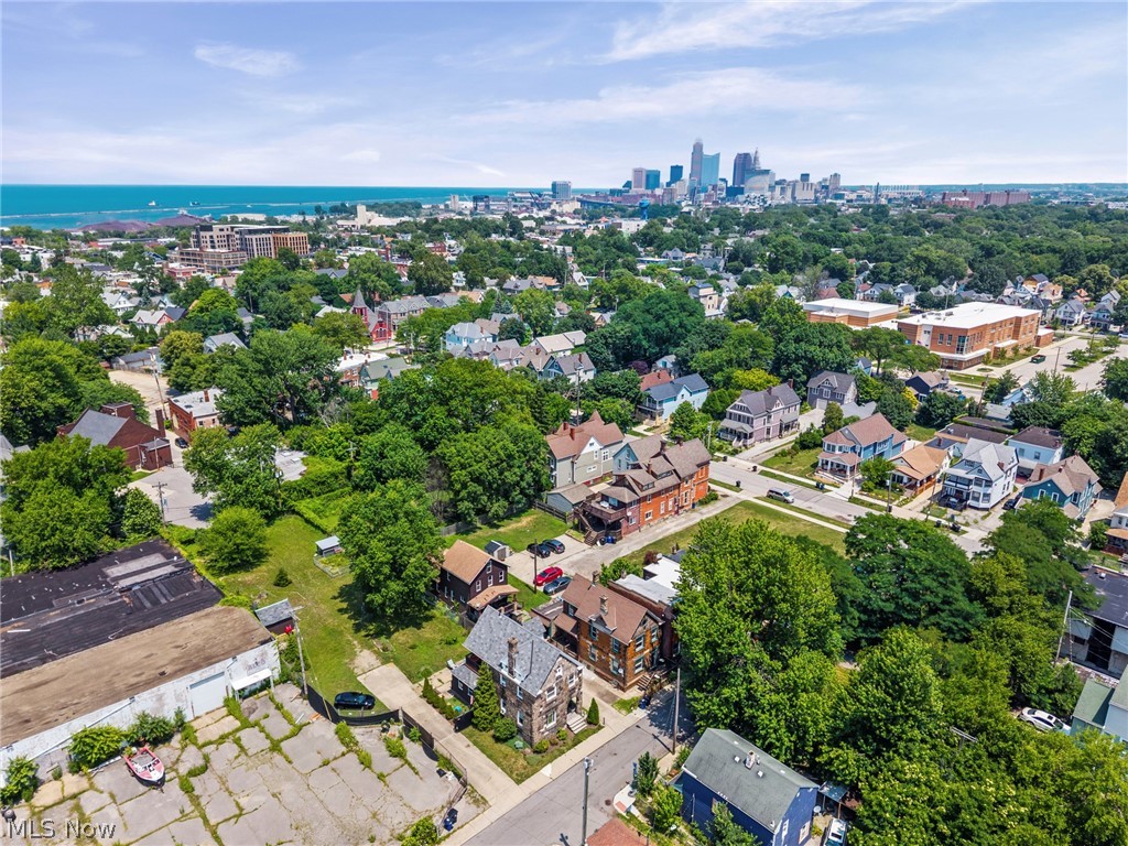 5822 Ellen Avenue Cleveland OH 44102