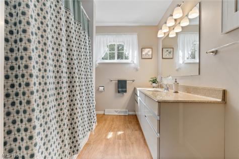 828 Eastview Avenue Wadsworth OH 44281