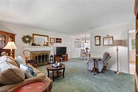 828 Eastview Avenue Wadsworth OH 44281