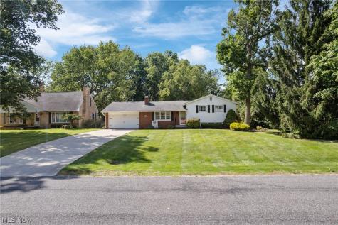828 Eastview Avenue Wadsworth OH 44281