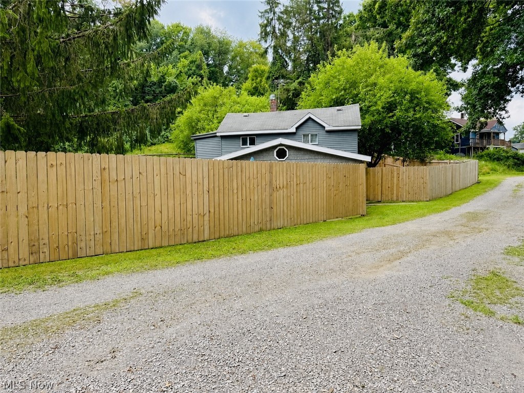 137 Penfield Road Wintersville OH 43953
