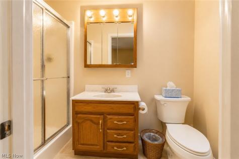 38158 Strumbly Place Willoughby OH 44094