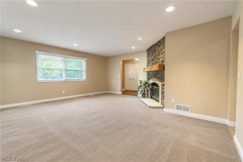 38158 Strumbly Place Willoughby OH 44094
