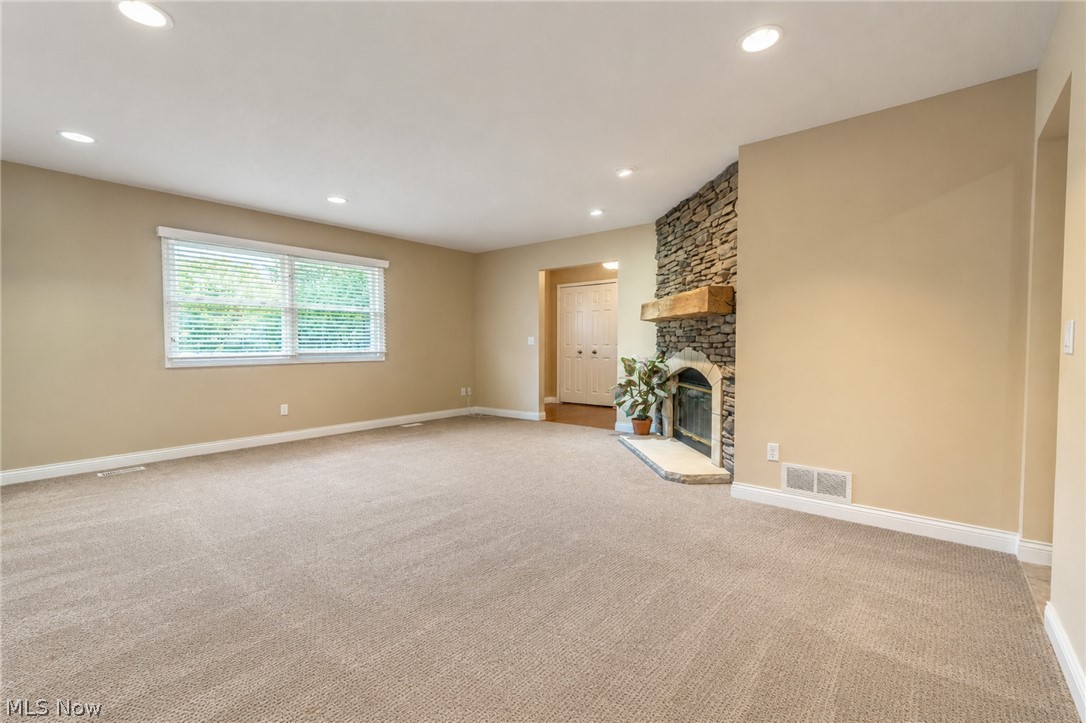 38158 Strumbly Place Willoughby OH 44094