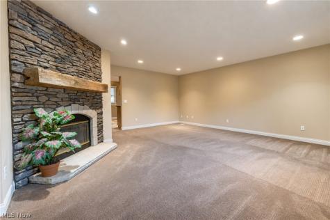 38158 Strumbly Place Willoughby OH 44094