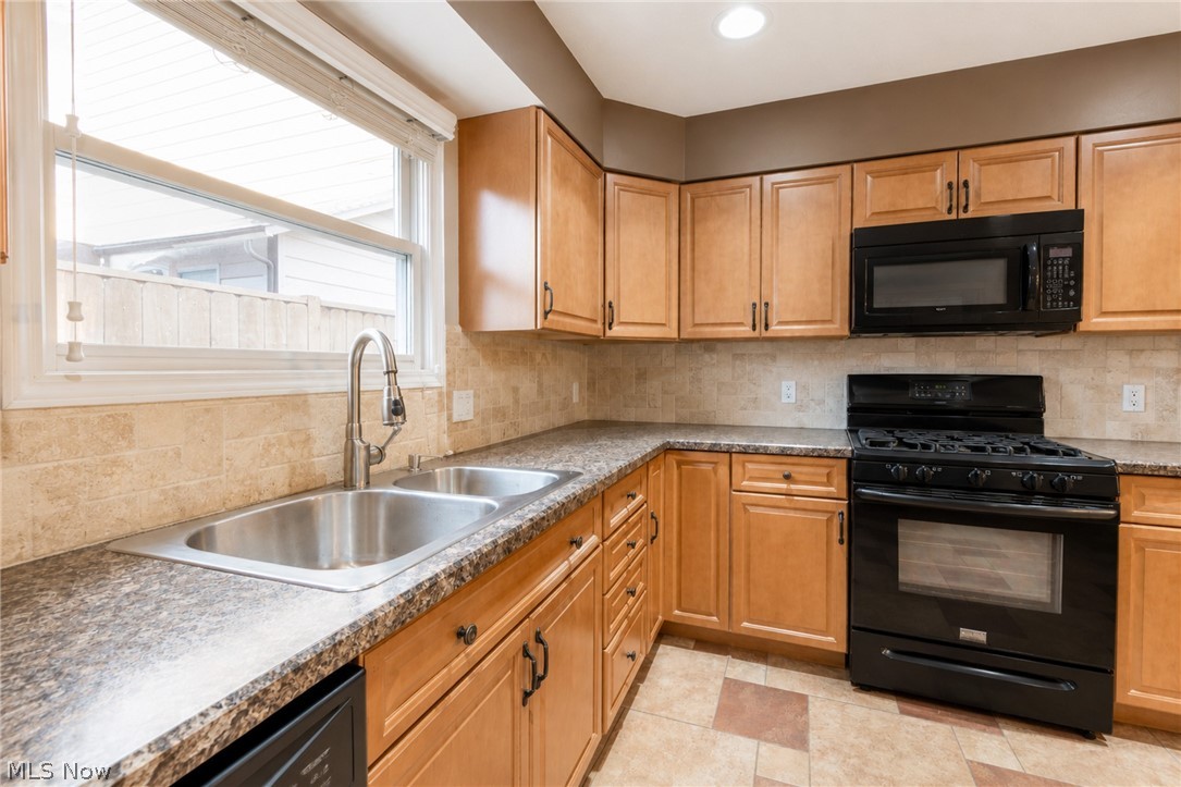 38158 Strumbly Place Willoughby OH 44094