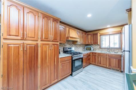 2012 21st Street Cuyahoga Falls OH 44223