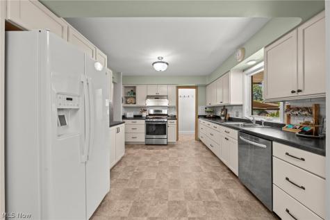 10890 Tiffany Lane Parma Heights OH 44130