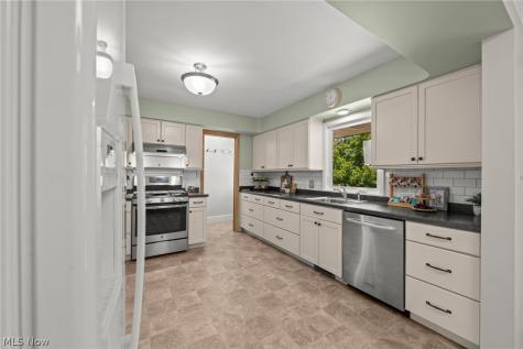 10890 Tiffany Lane Parma Heights OH 44130