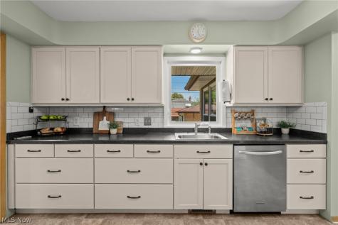 10890 Tiffany Lane Parma Heights OH 44130