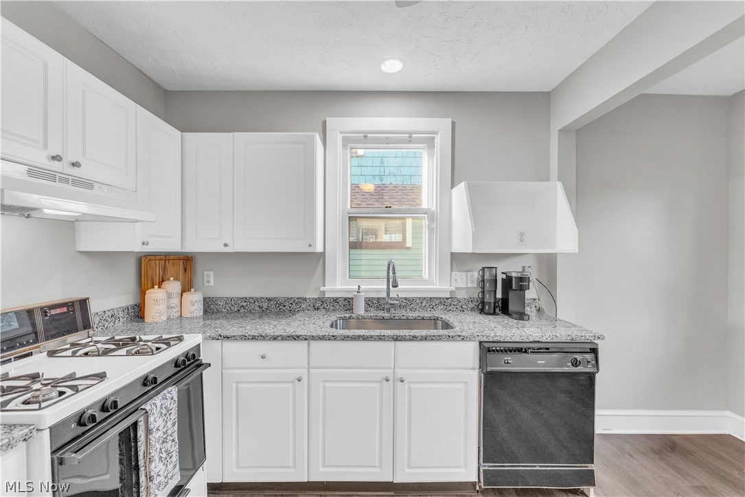 2141 Mckinley Avenue Lakewood OH 44107