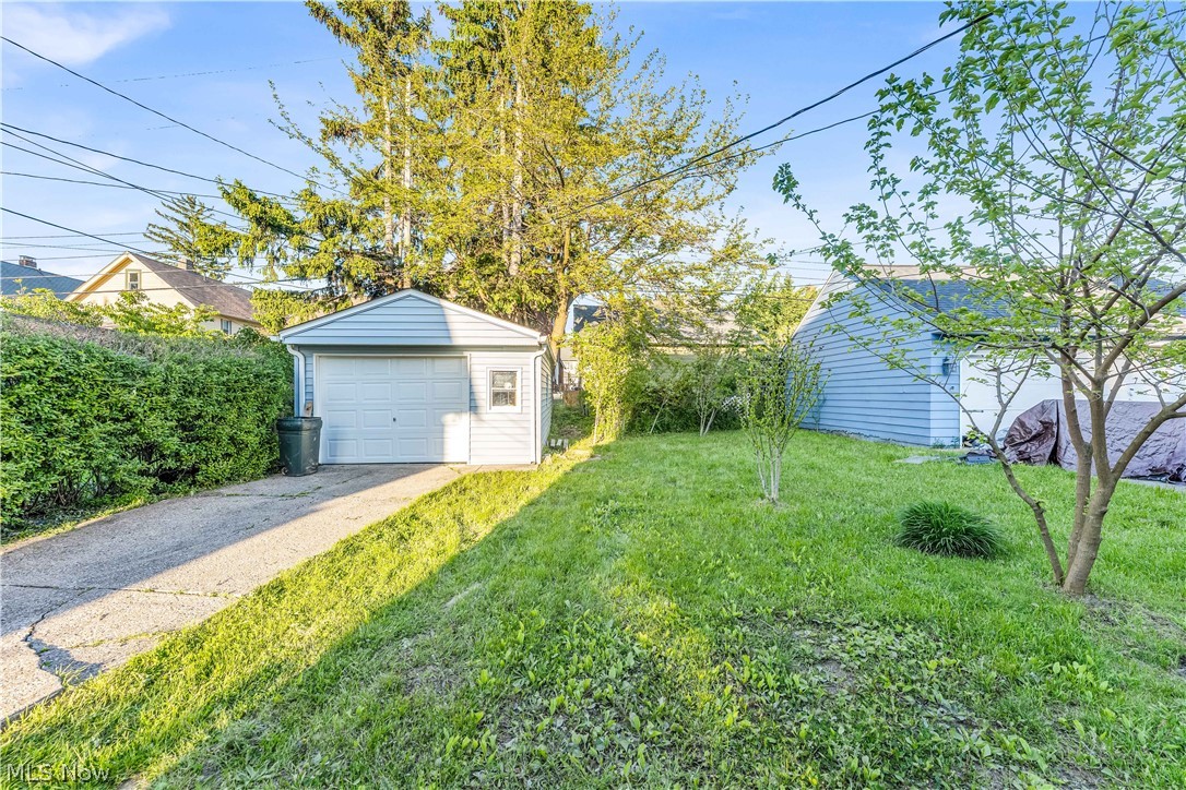 2141 Mckinley Avenue Lakewood OH 44107