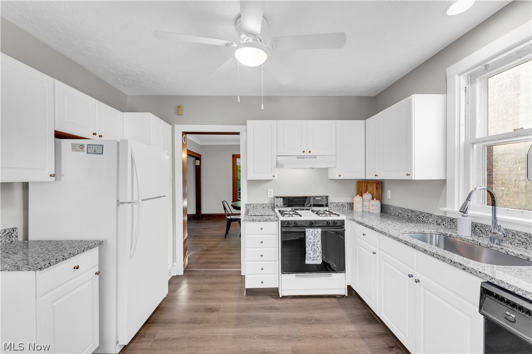 2141 Mckinley Avenue Lakewood OH 44107