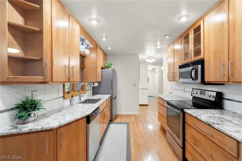 2675 W Ridgewood Drive Parma OH 44134