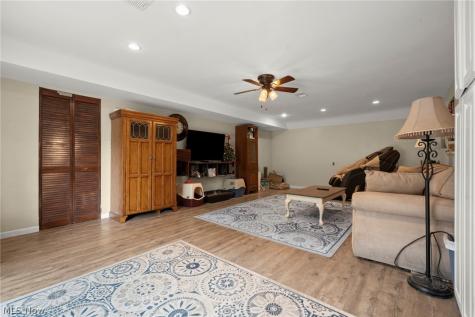 2675 W Ridgewood Drive Parma OH 44134
