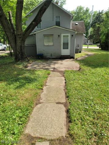 129 W Oak Street Kent OH 44240