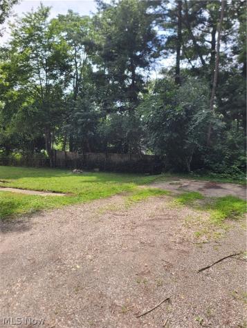 129 W Oak Street Kent OH 44240