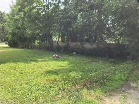 129 W Oak Street Kent OH 44240