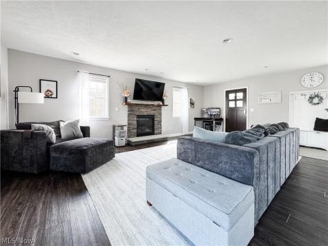 2857 Maco Drive Norton OH 44203