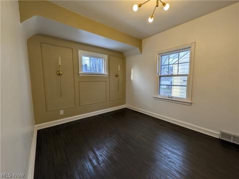 5550 Grasmere Avenue Maple Heights OH 44137