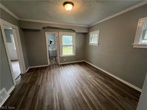 11312 Dove Avenue Cleveland OH 44105