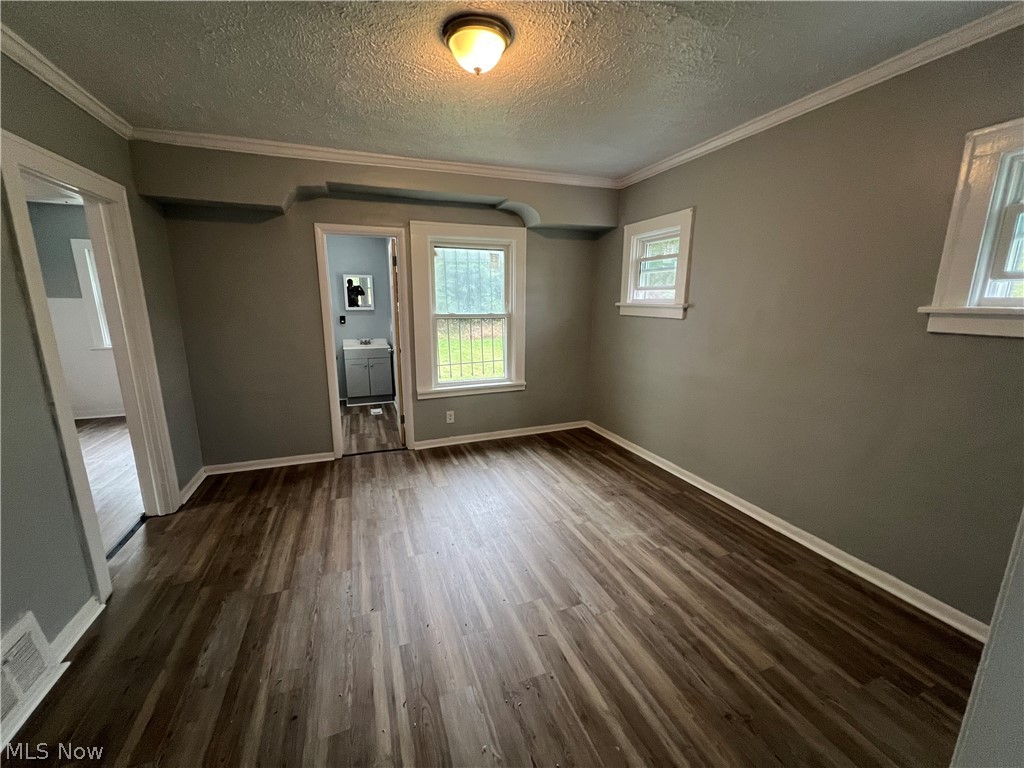 11312 Dove Avenue Cleveland OH 44105