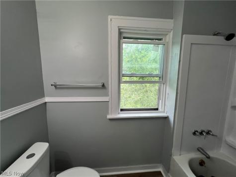 11312 Dove Avenue Cleveland OH 44105